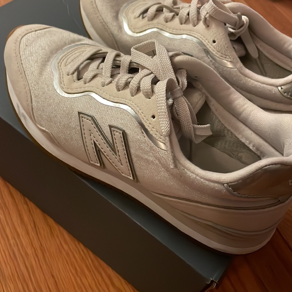 New Balance 237 Sneakers